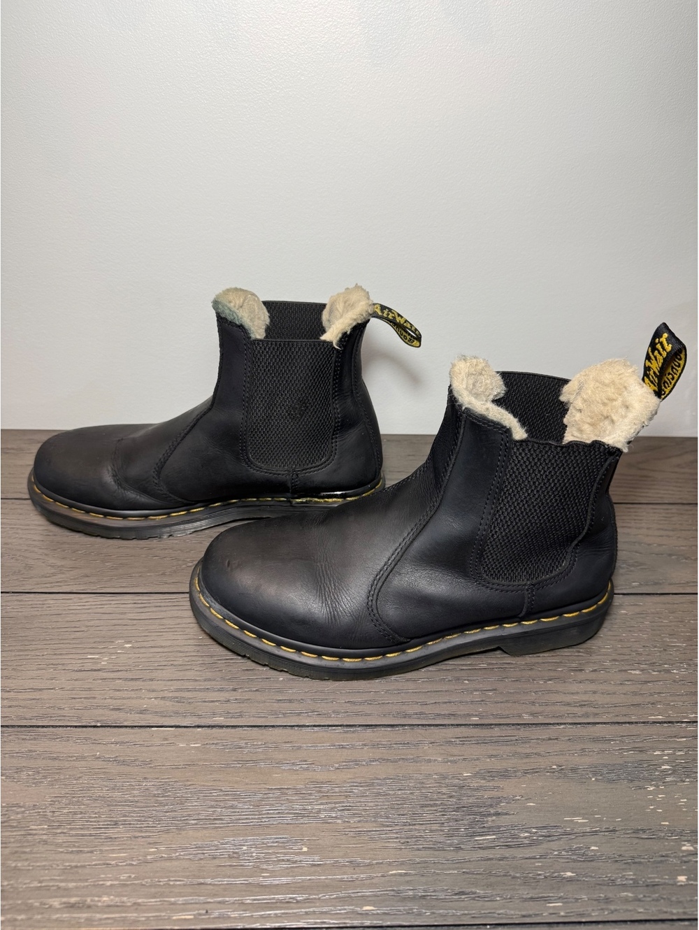 Dr. Martens Black Leather Fleece-Lined Boots Women’s Size 8